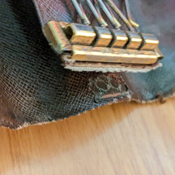 Louis Vuitton Damier Key Holder/Wallet #1570*** - Picture 7 of 9